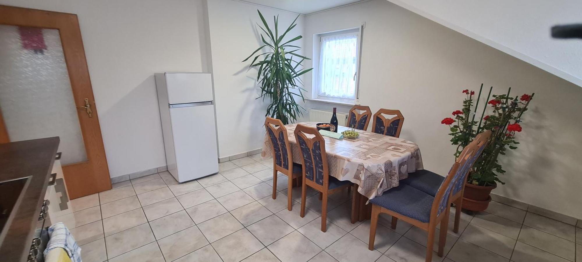 Gemuetliche 120 Qm Ferienwohnung Mit Balkon Adelsdorf Exterior photo